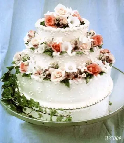 Wedding cake with sugar flowers